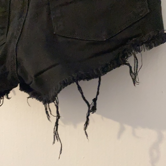 KanCan Distressed Black Denim Shorts - Picture 7 of 13